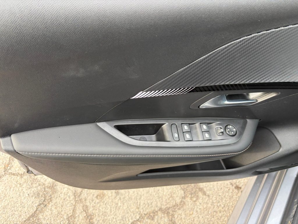 PEUGEOT 208 Hybrid 110 e-DCS6 Allure+J6XE-Access Pack - 23