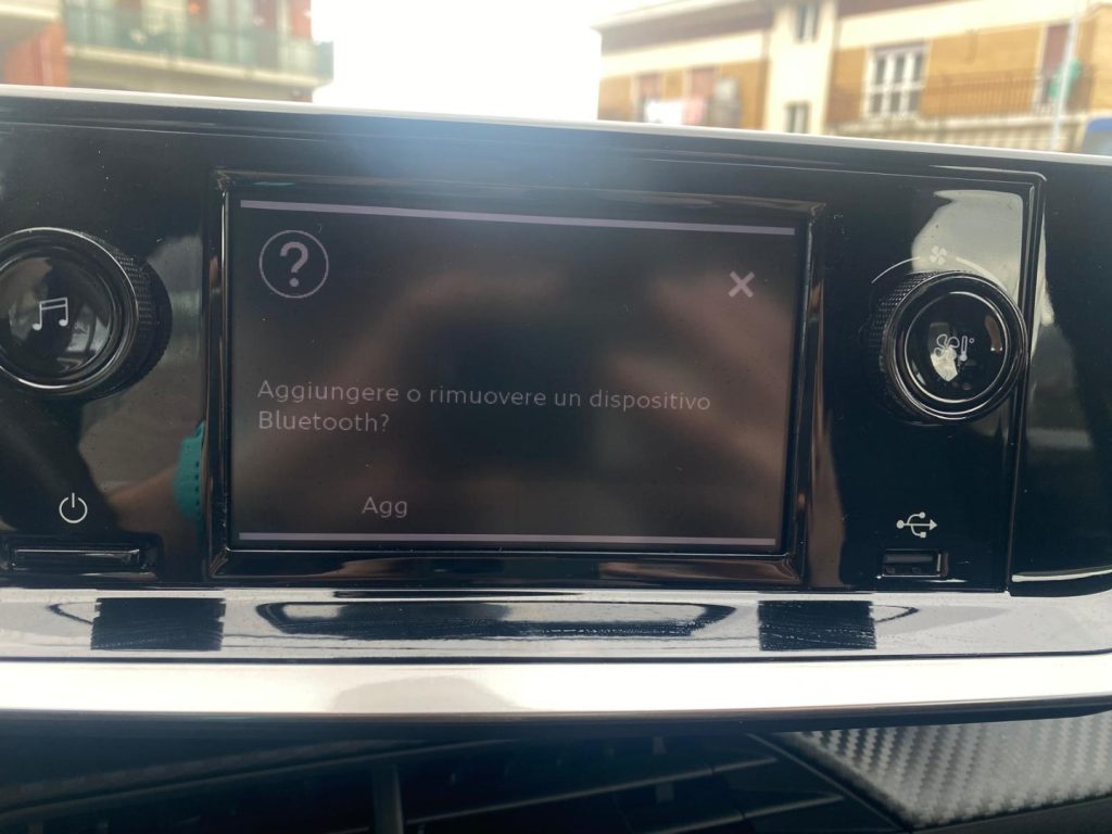 PEUGEOT 208 LIKE 5 porte - 11