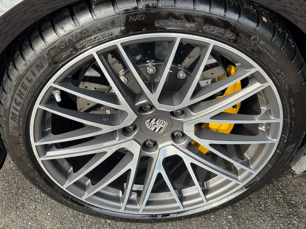 PORSCHE 911 Carrera 4S - 22