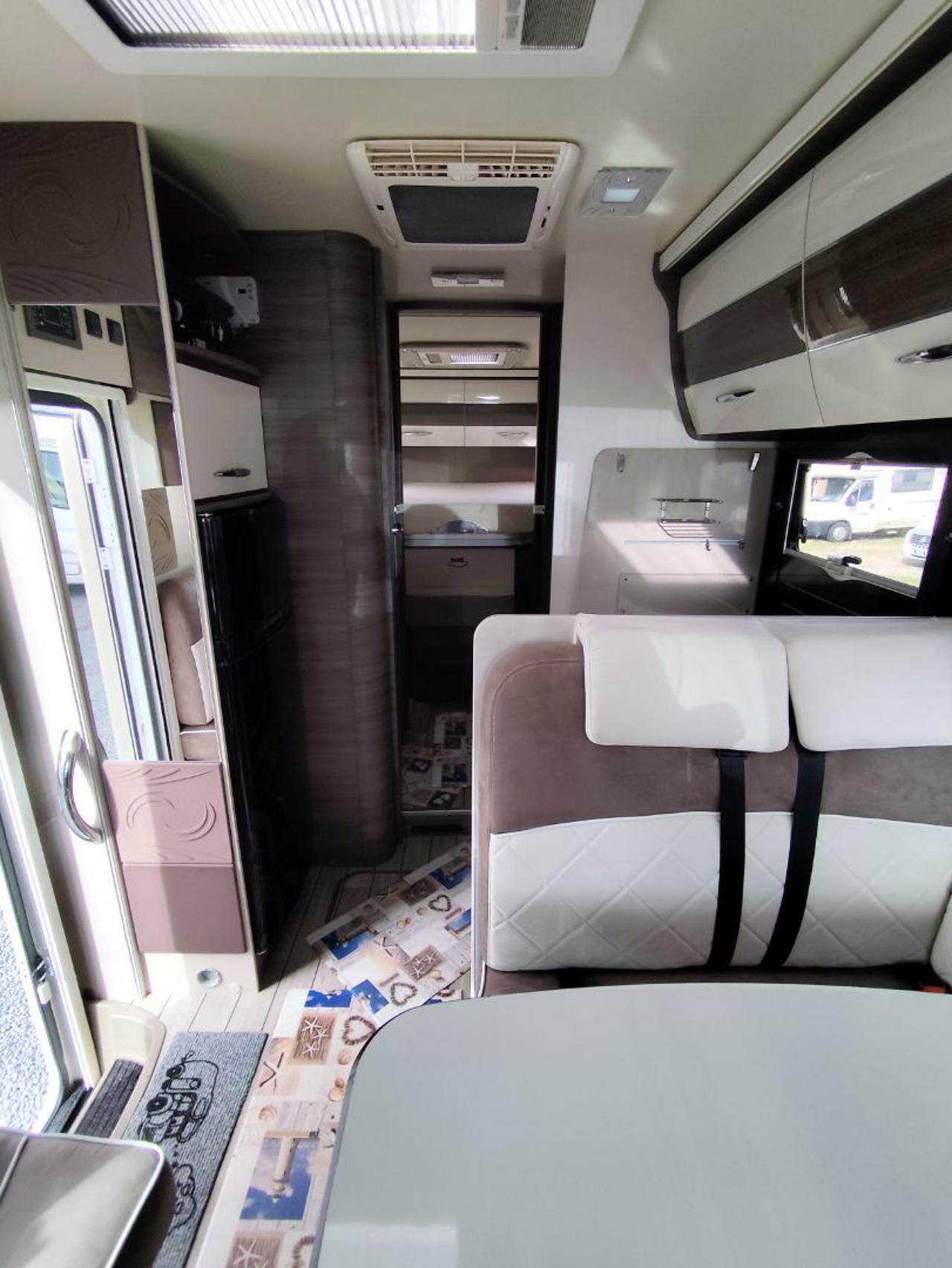 MCLOUIS NEVIS 879 - 6