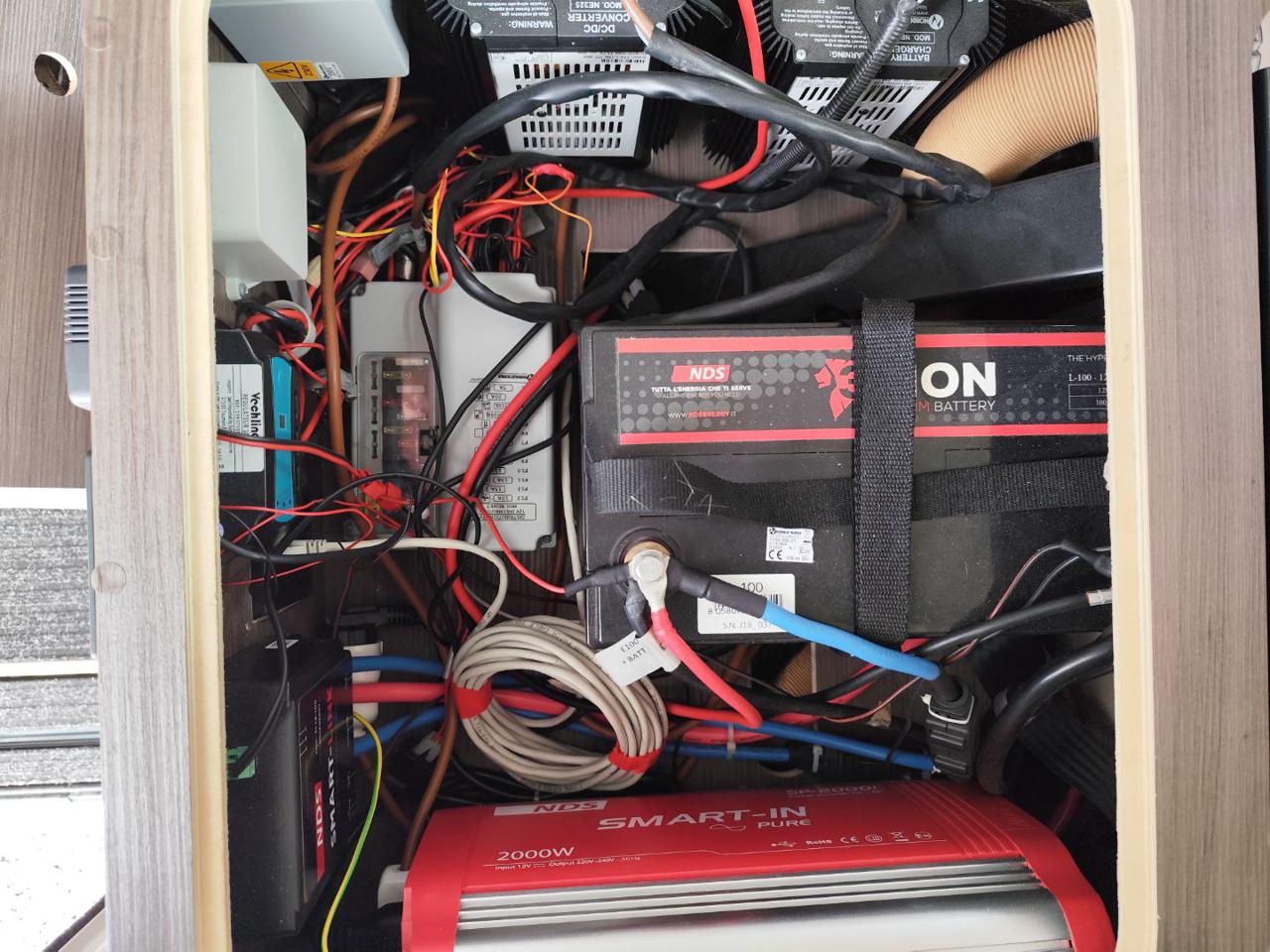 MCLOUIS NEVIS 879 - 24