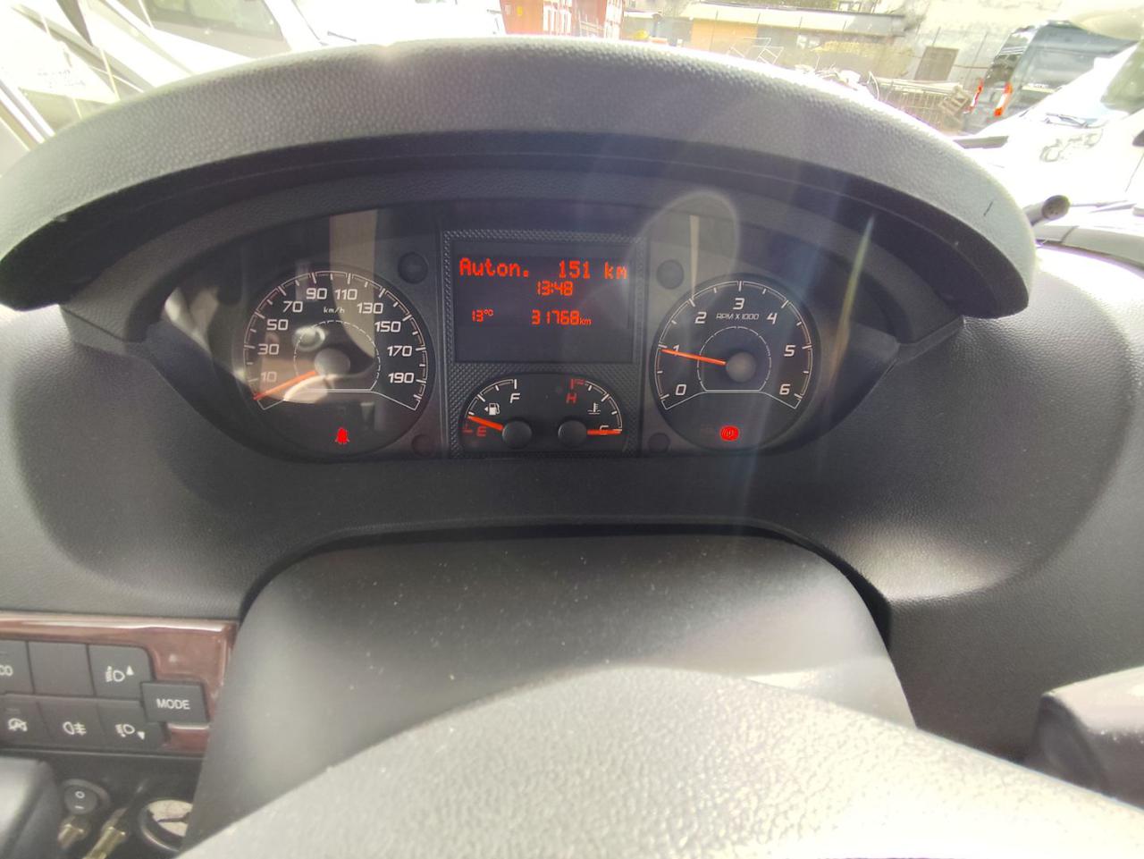 MCLOUIS NEVIS 879 - 19