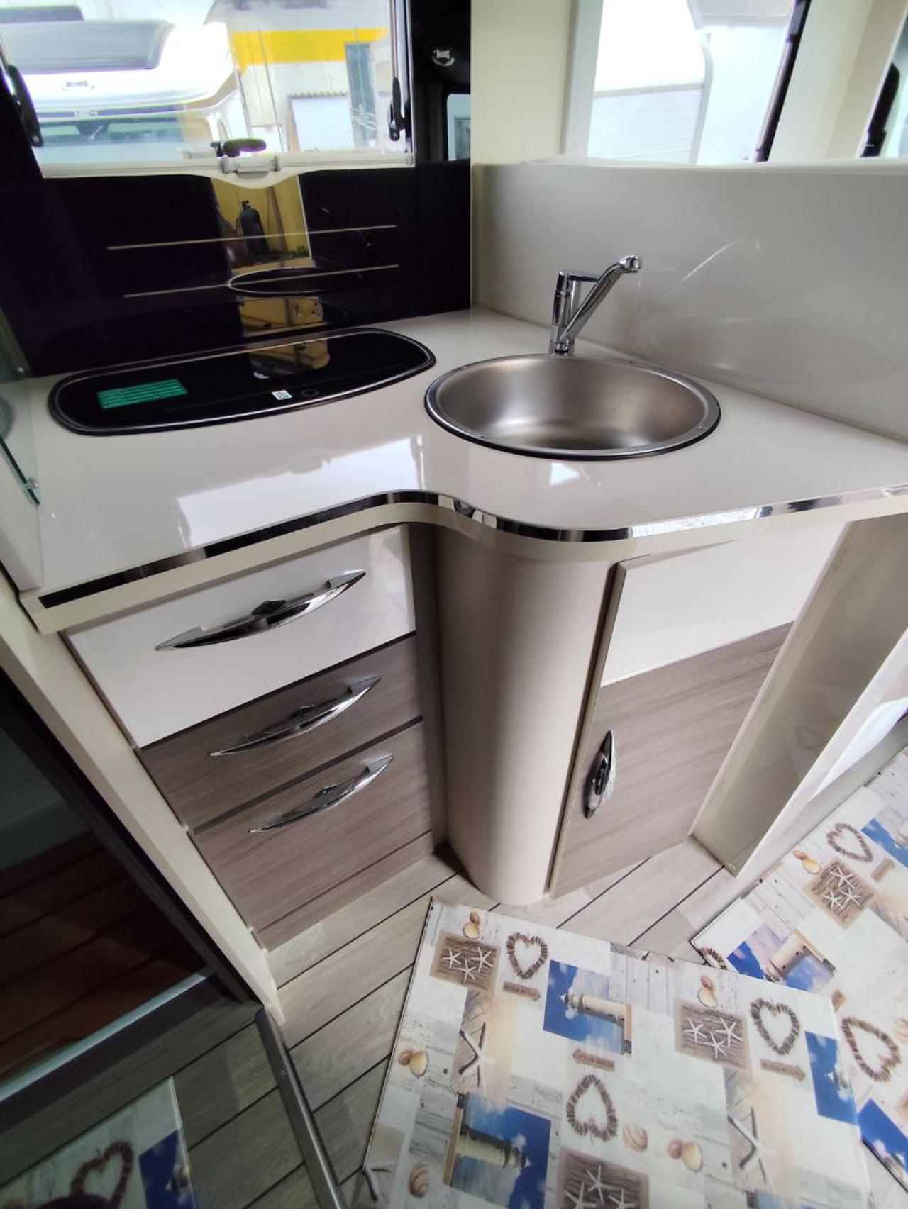 MCLOUIS NEVIS 879 - 12