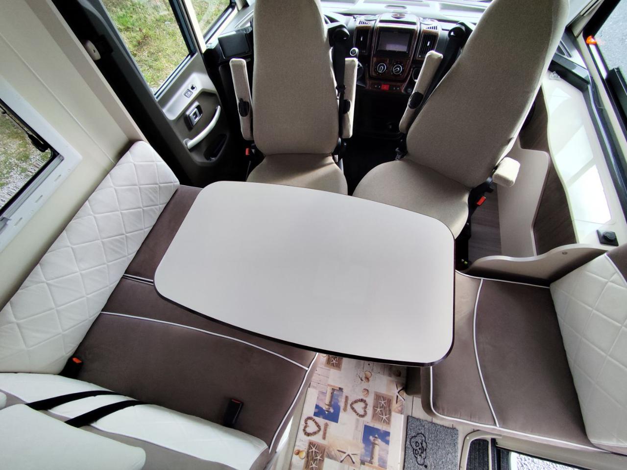 MCLOUIS NEVIS 879 - 17