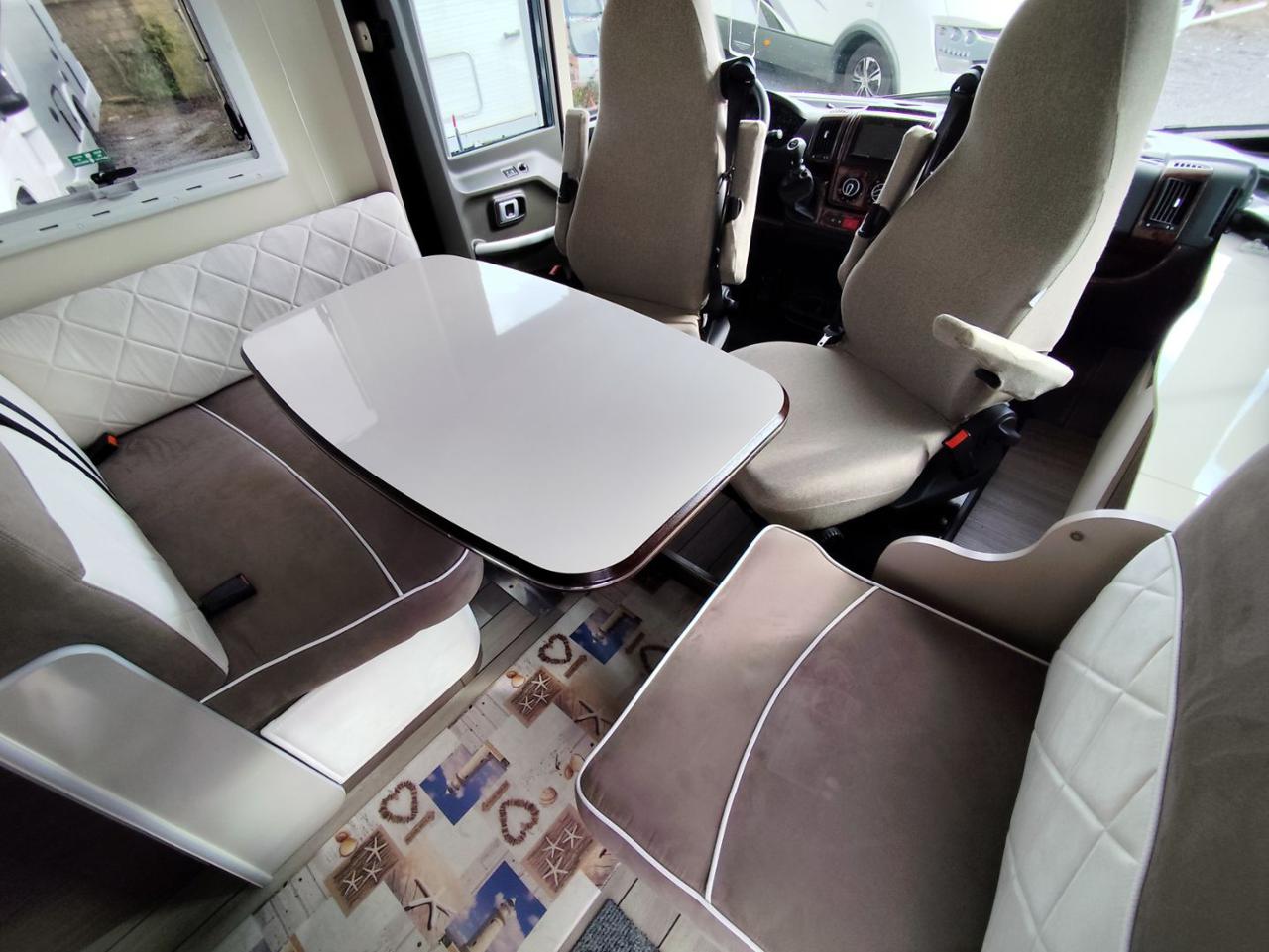 MCLOUIS NEVIS 879 - 18