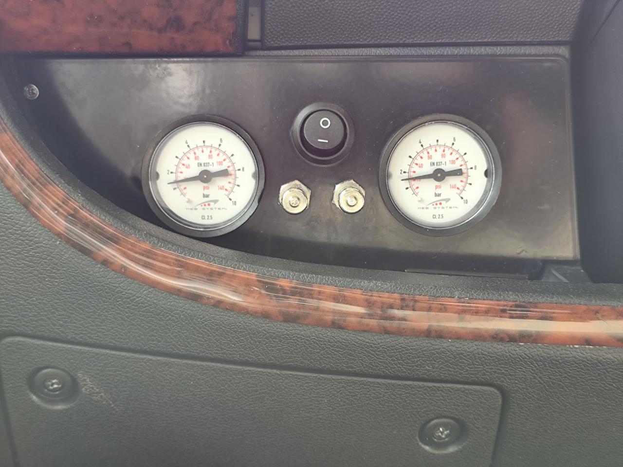 MCLOUIS NEVIS 879 - 21