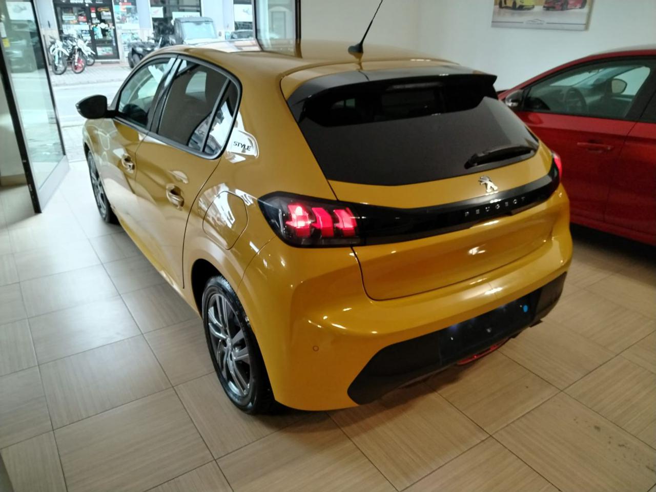 PEUGEOT 208 75 cv. Stop&Start 5 porte Style - 3