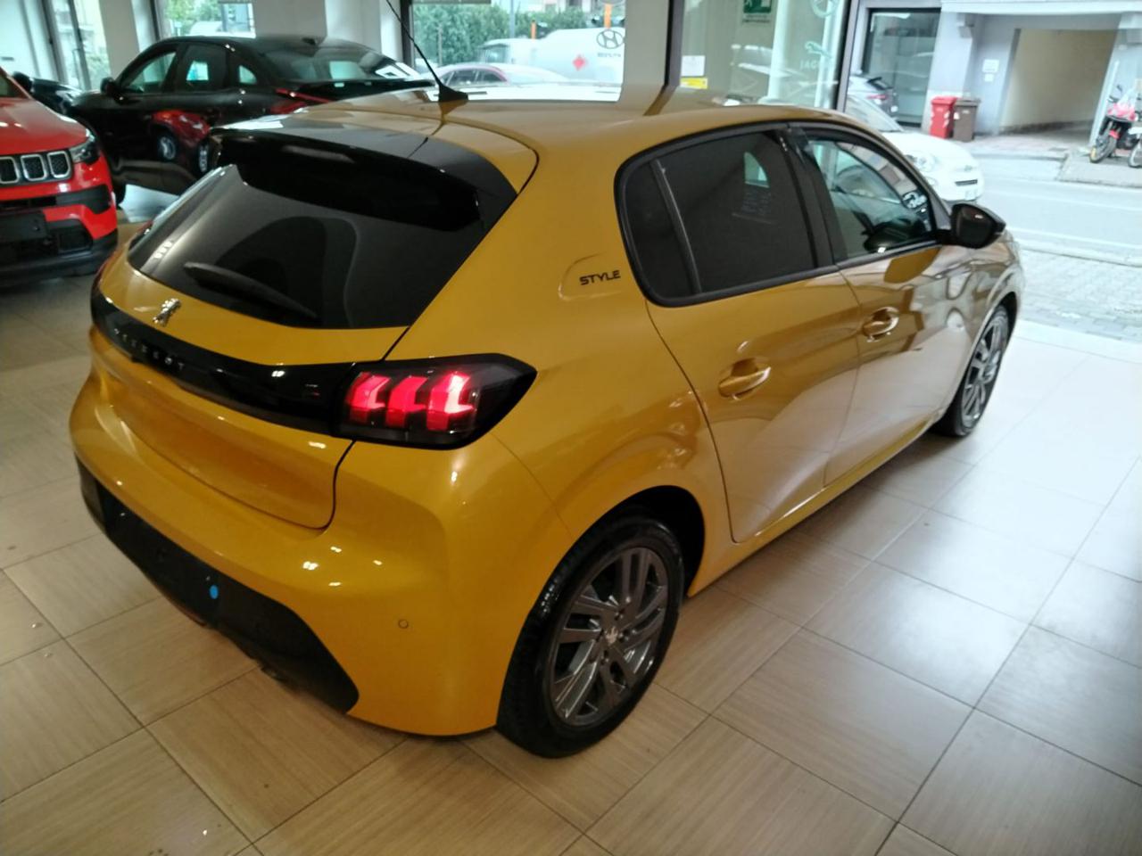 PEUGEOT 208 75 cv. Stop&Start 5 porte Style - 9