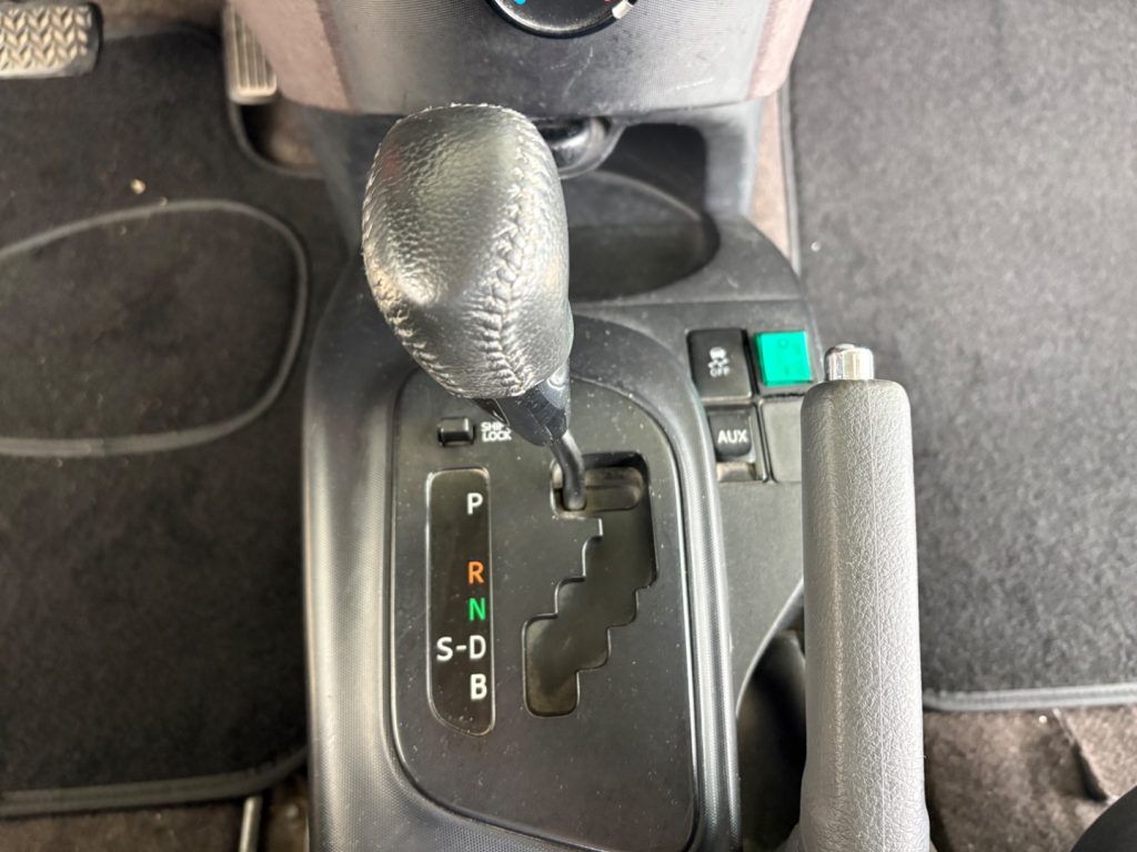 TOYOTA iQ 1.0 CVT Lounge AUTOMATICA OK NEOPATENTATI - 11