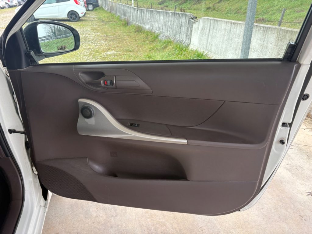 TOYOTA iQ 1.0 CVT Lounge AUTOMATICA OK NEOPATENTATI - 24