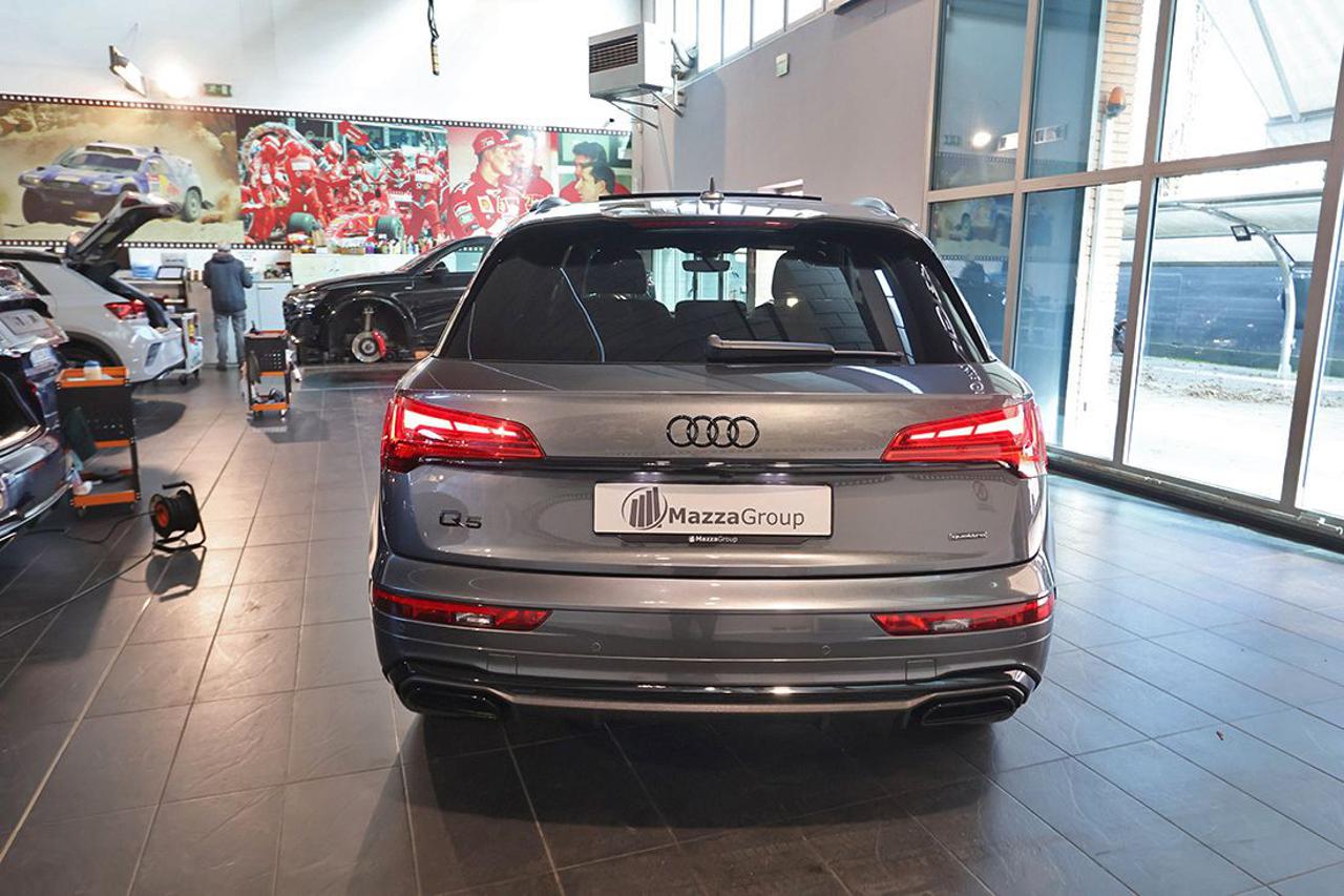 AUDI Q5 40 TDI Quattro S-Tronic S-Line Plus - 9