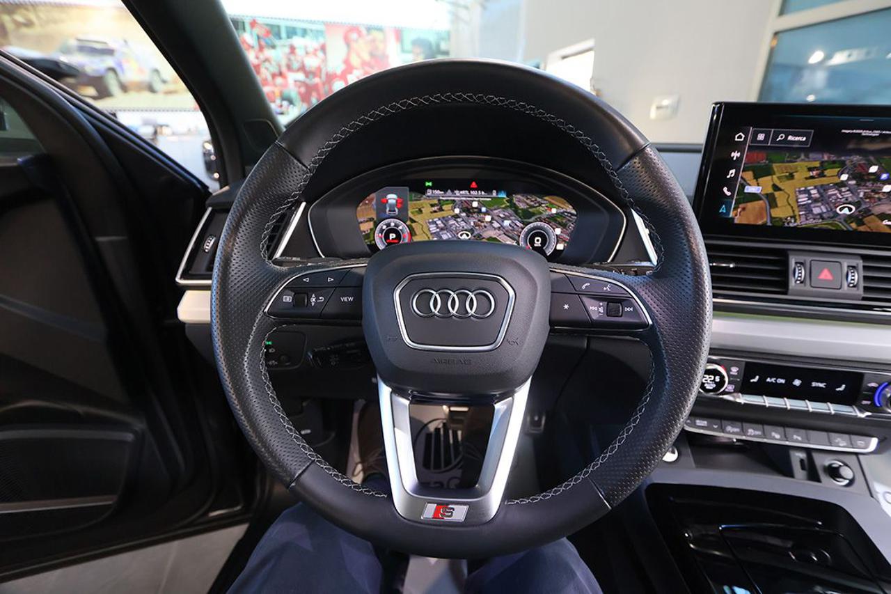 AUDI Q5 40 TDI Quattro S-Tronic S-Line Plus - 24