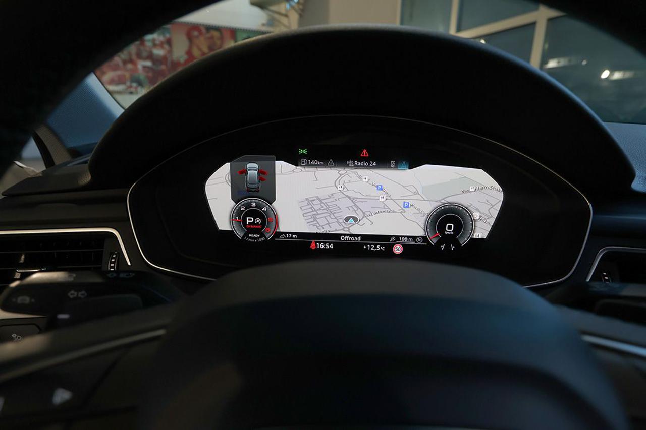 AUDI A4 35 TDI Avant S-Tronic S-Line - 31