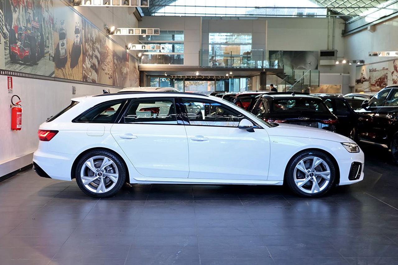 AUDI A4 35 TDI Avant S-Tronic S-Line - 2