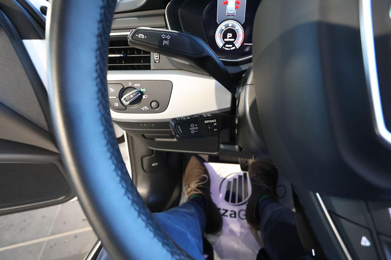 AUDI A4 35 TDI Avant S-Tronic S-Line - 23