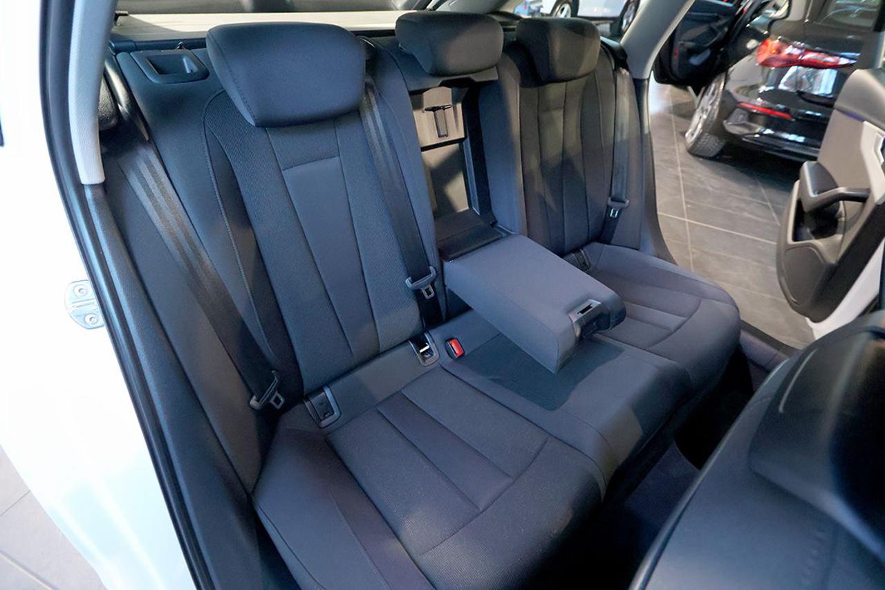 AUDI A4 35 TDI Avant S-Tronic S-Line - 20