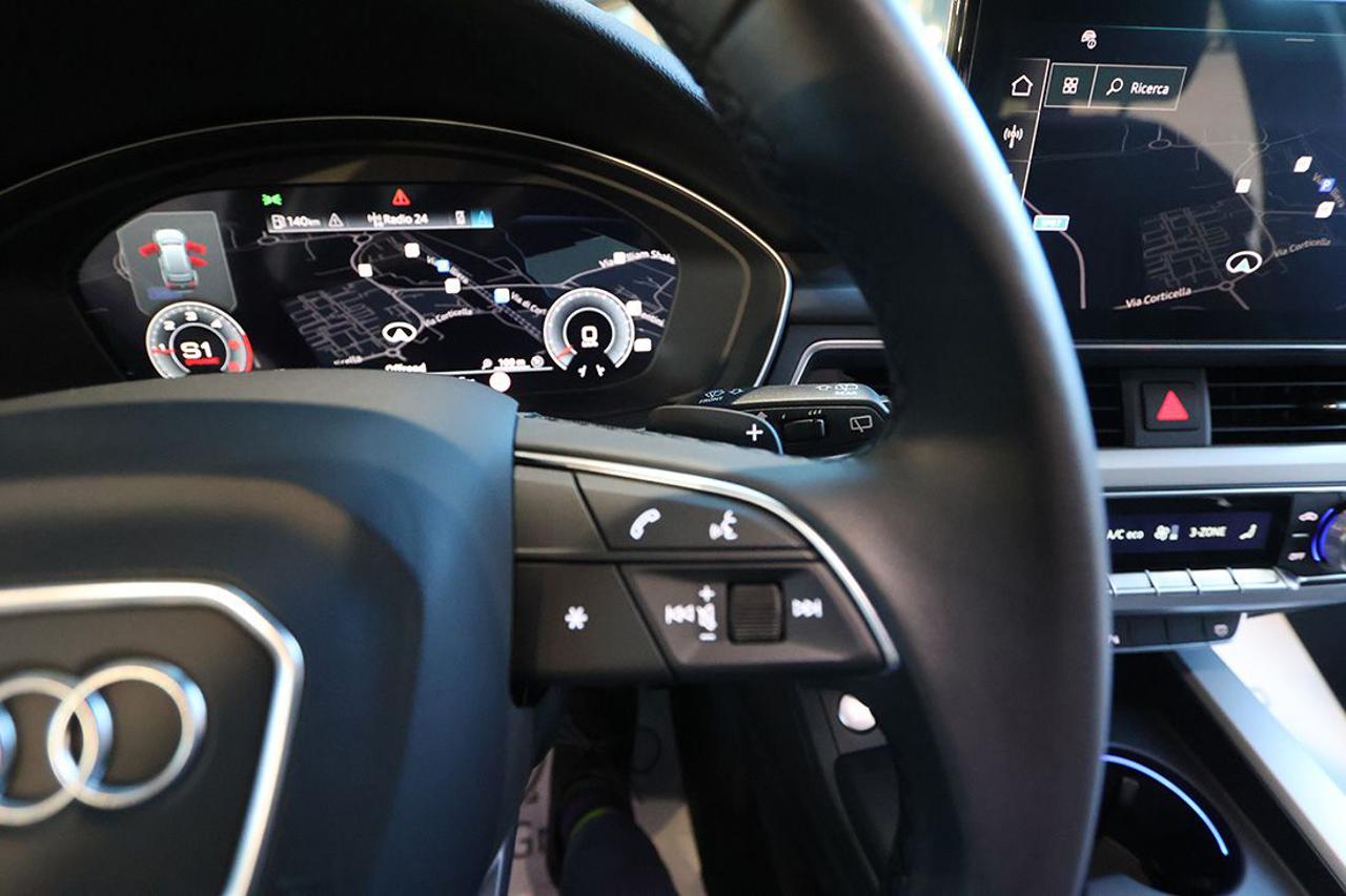 AUDI A4 35 TDI Avant S-Tronic S-Line - 22