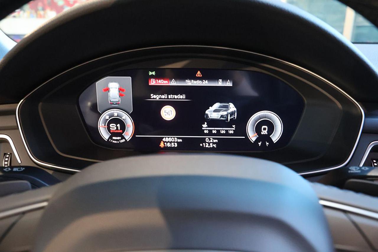 AUDI A4 35 TDI Avant S-Tronic S-Line - 32