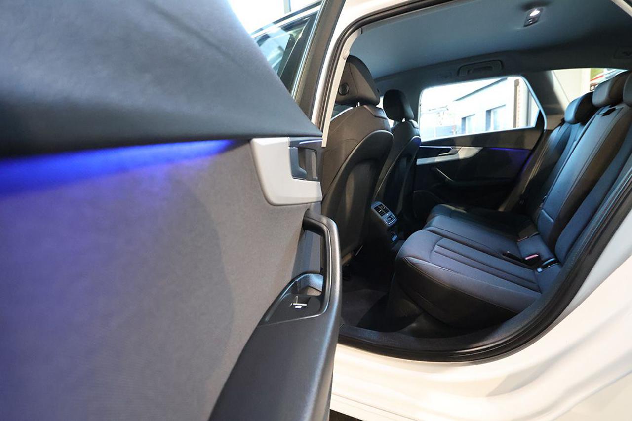 AUDI A4 35 TDI Avant S-Tronic S-Line - 42