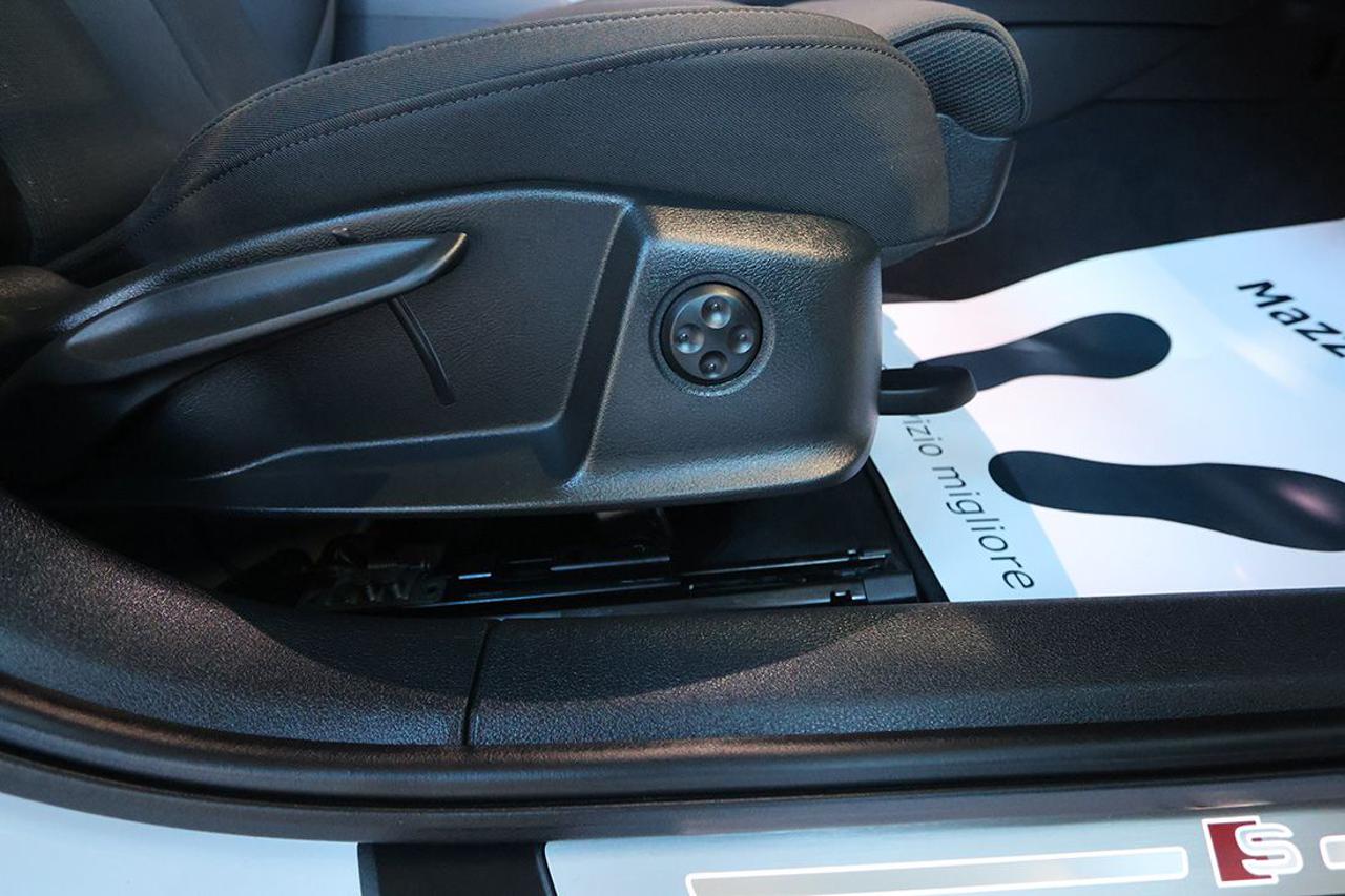 AUDI A4 35 TDI Avant S-Tronic S-Line - 45