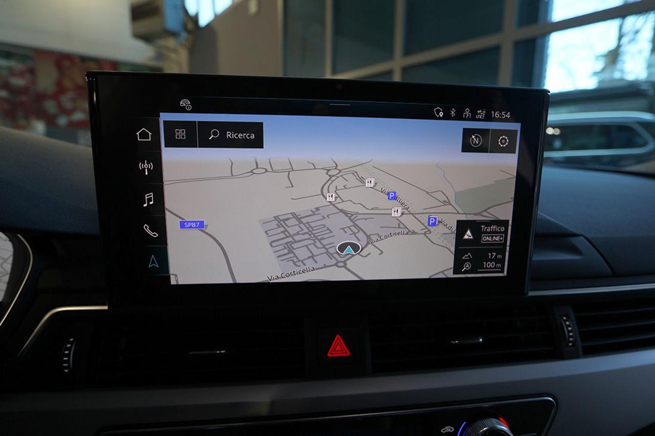 AUDI A4 35 TDI Avant S-Tronic S-Line - 24