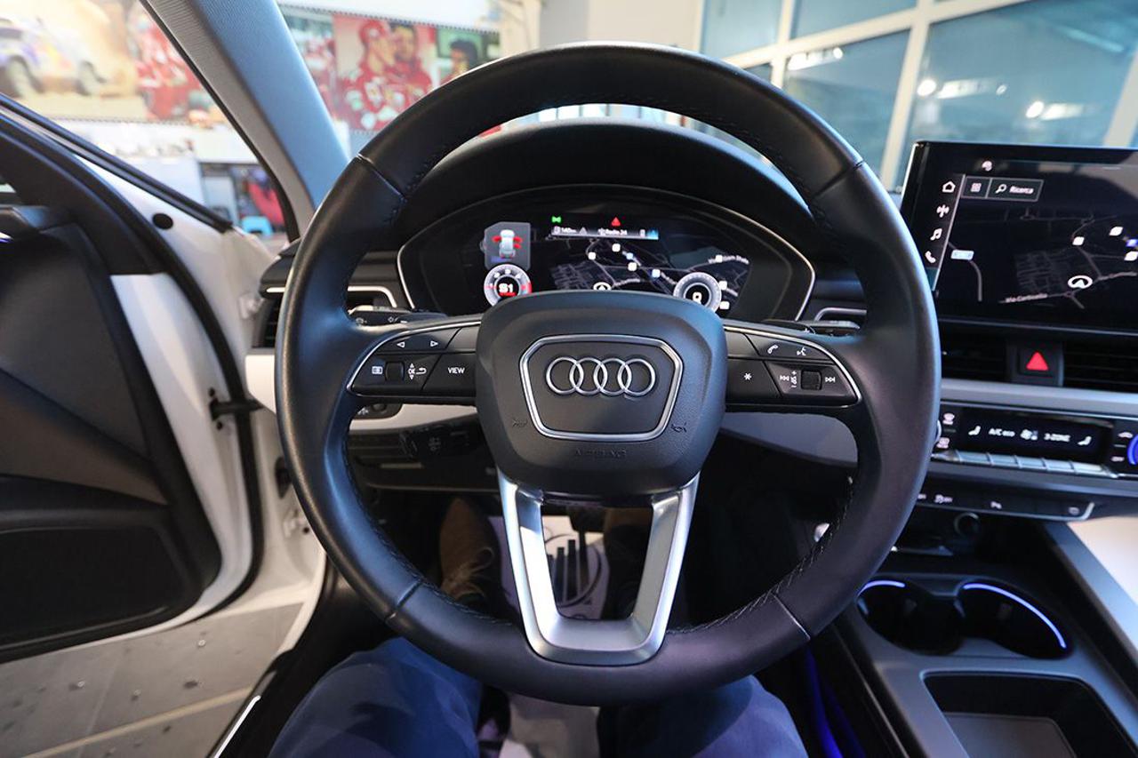 AUDI A4 35 TDI Avant S-Tronic S-Line - 21