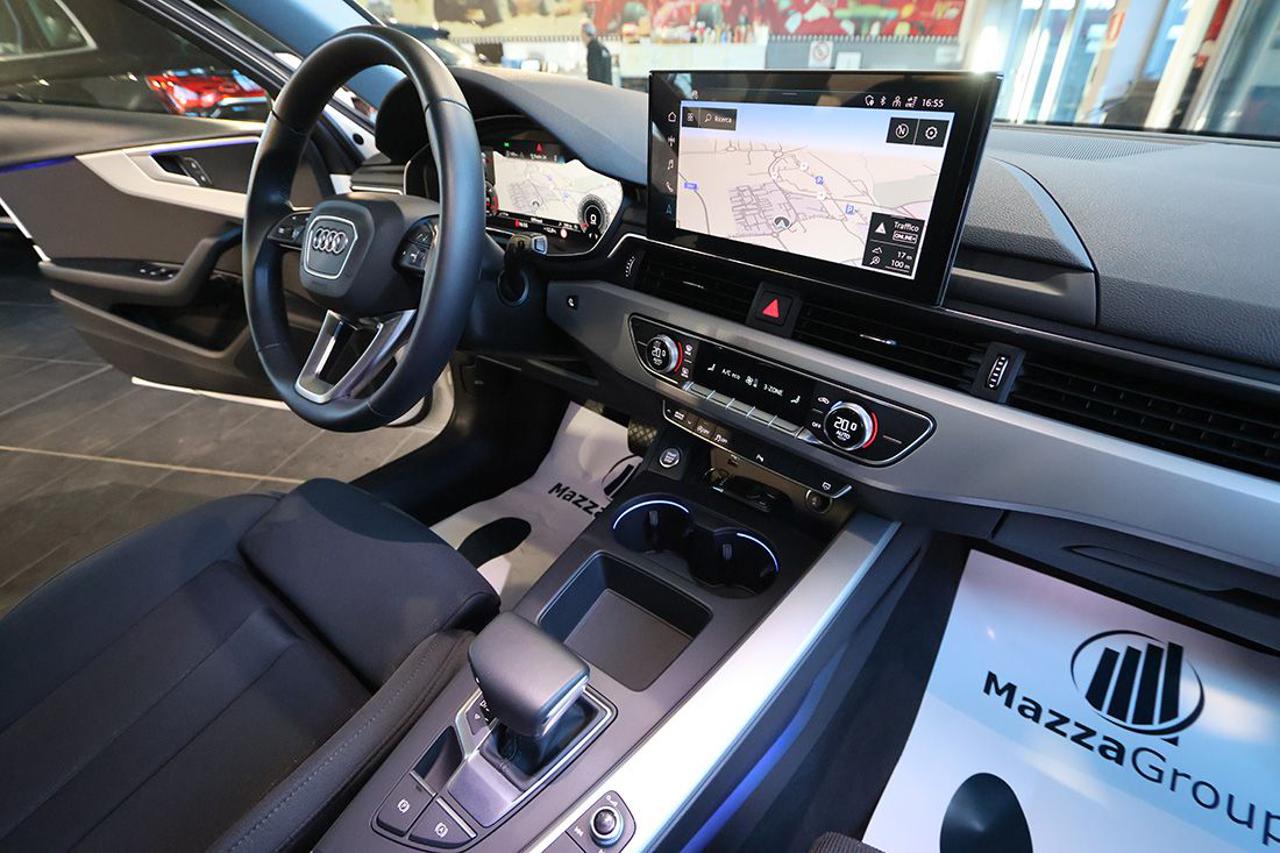 AUDI A4 35 TDI Avant S-Tronic S-Line - 38