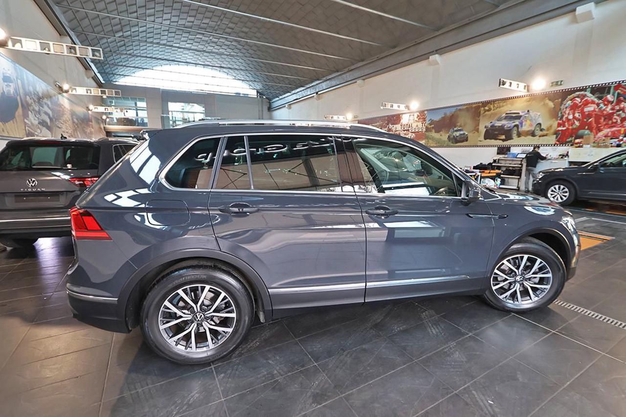 VOLKSWAGEN Tiguan 1.5 TSI ACT Life - 10