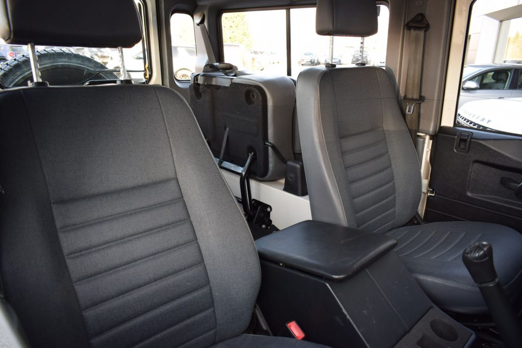 LAND ROVER Defender 90 2.4 TD4 SOLO 69000KM!! - 18