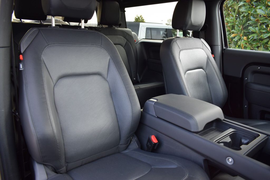 LAND ROVER Defender Defender 90 3.0D I6 200 CV AWD Auto X-Dynamic SE I - 18