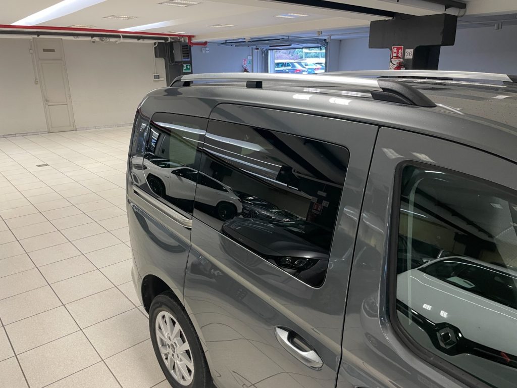 FORD Tourneo Connect 2.0 TD EcoBlue 122 CV Titanium EURO6d - 12