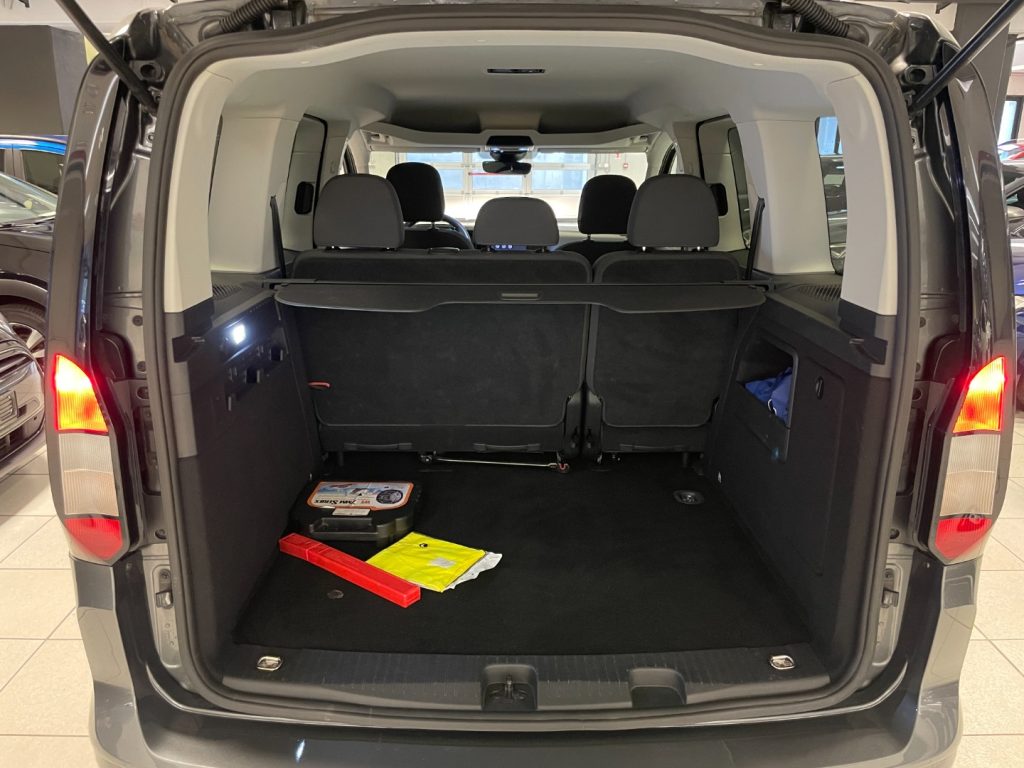 FORD Tourneo Connect 2.0 TD EcoBlue 122 CV Titanium EURO6d - 13