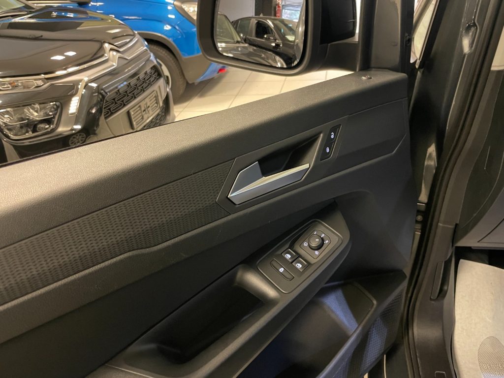 FORD Tourneo Connect 2.0 TD EcoBlue 122 CV Titanium EURO6d - 16