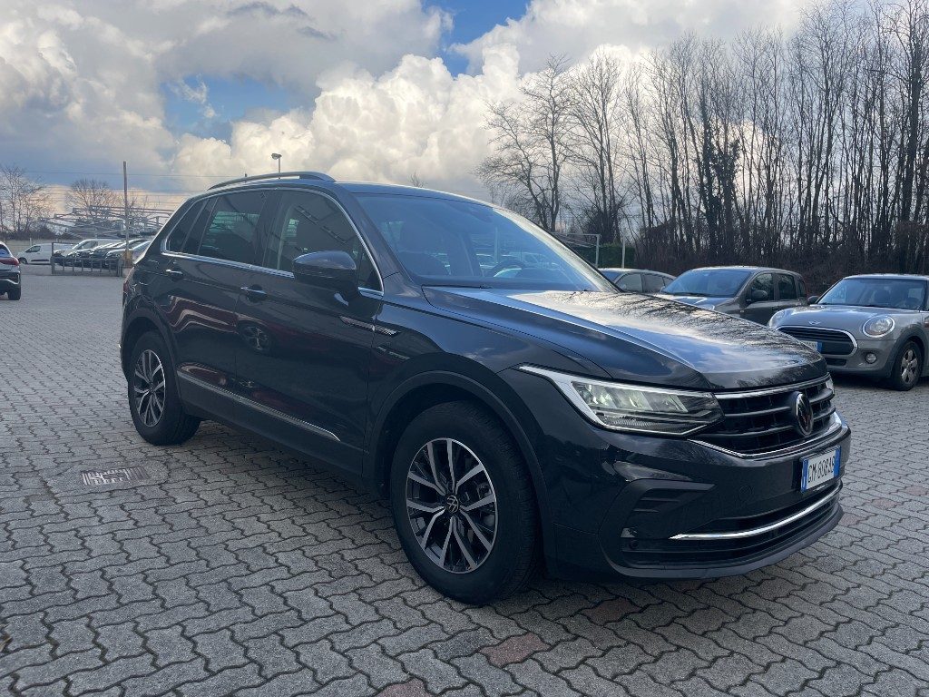 VOLKSWAGEN Tiguan 1.5 TSI 150 CV DSG ACT Life+LUCI AMBIENT - 4