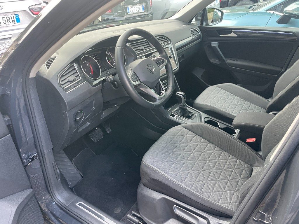 VOLKSWAGEN Tiguan 1.5 TSI 150 CV DSG ACT Life+LUCI AMBIENT - 9