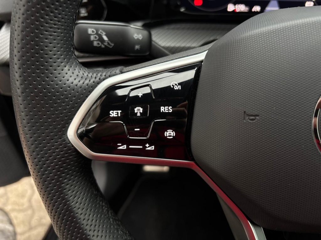 VOLKSWAGEN Golf 1.5 TSI 150CV ACT R-Line *Navi*Sensori - 21