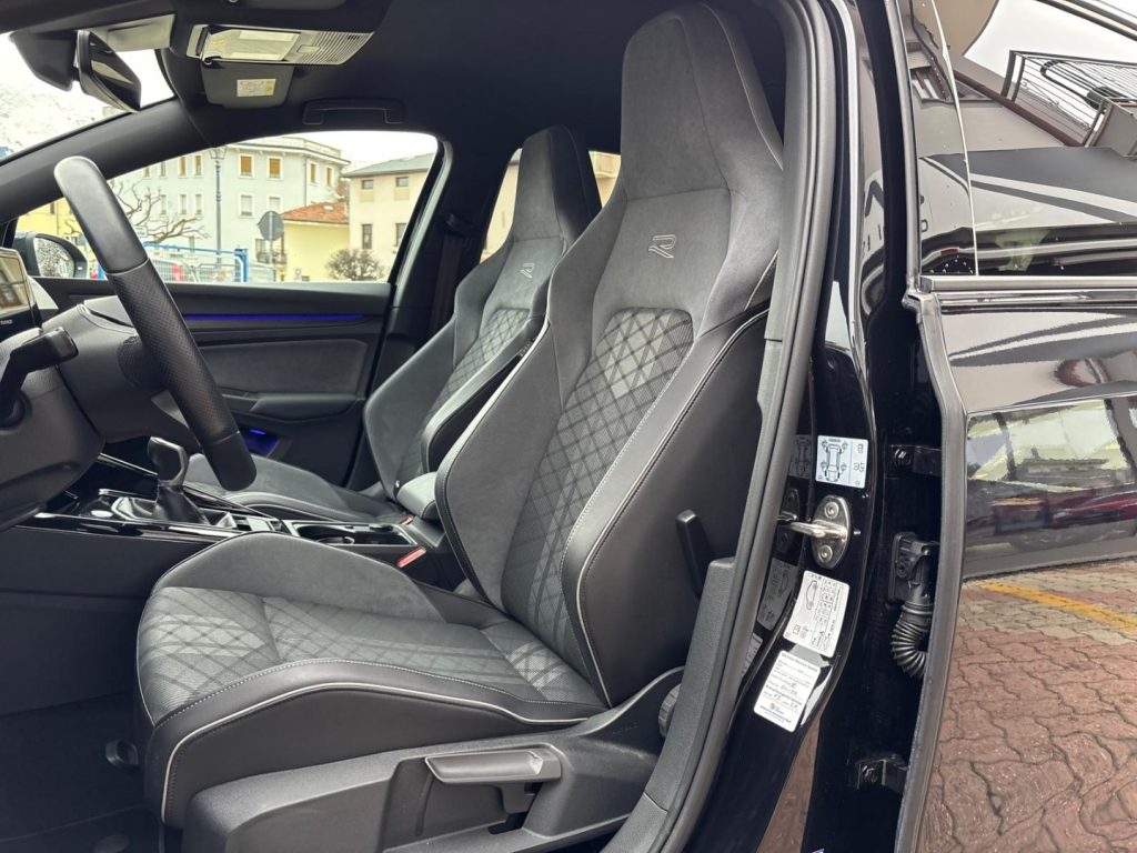 VOLKSWAGEN Golf 1.5 TSI 150CV ACT R-Line *Navi*Sensori - 24