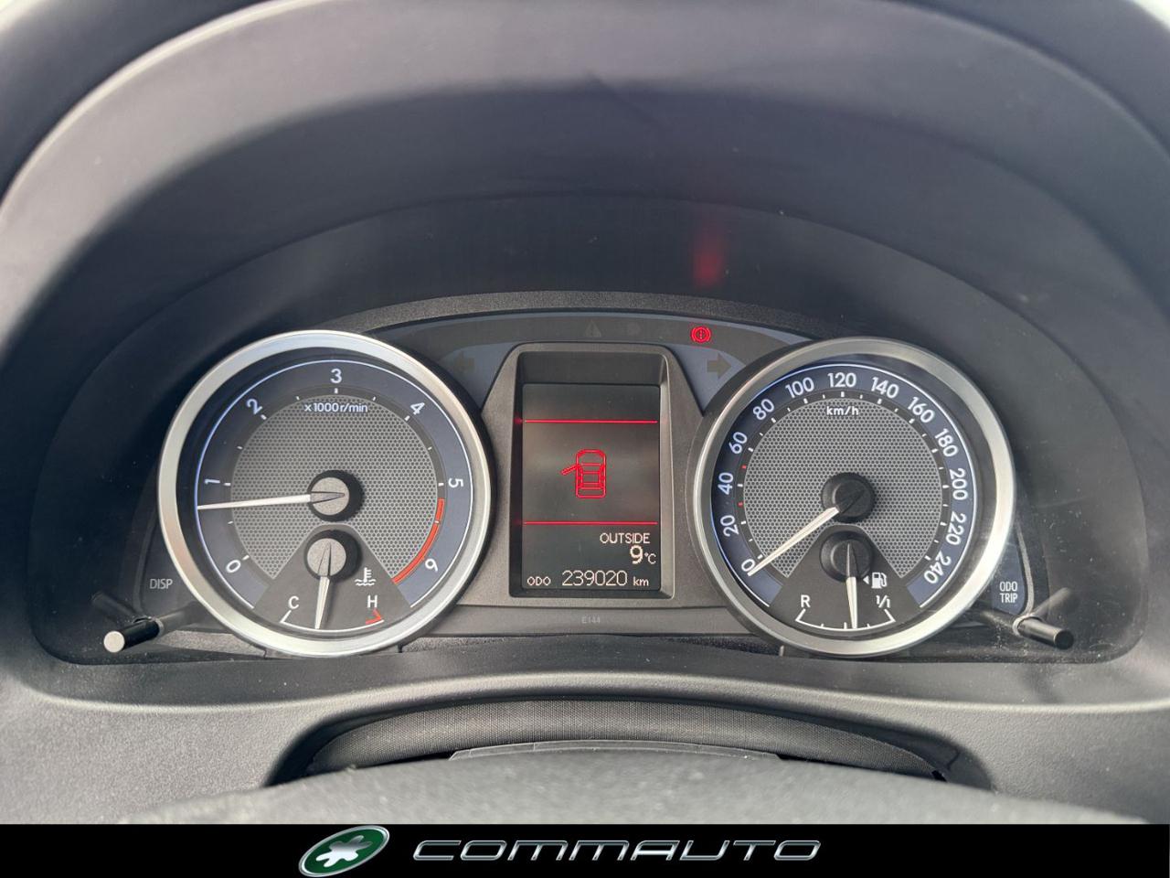 TOYOTA Auris 2.0 D-4D Lounge - 15