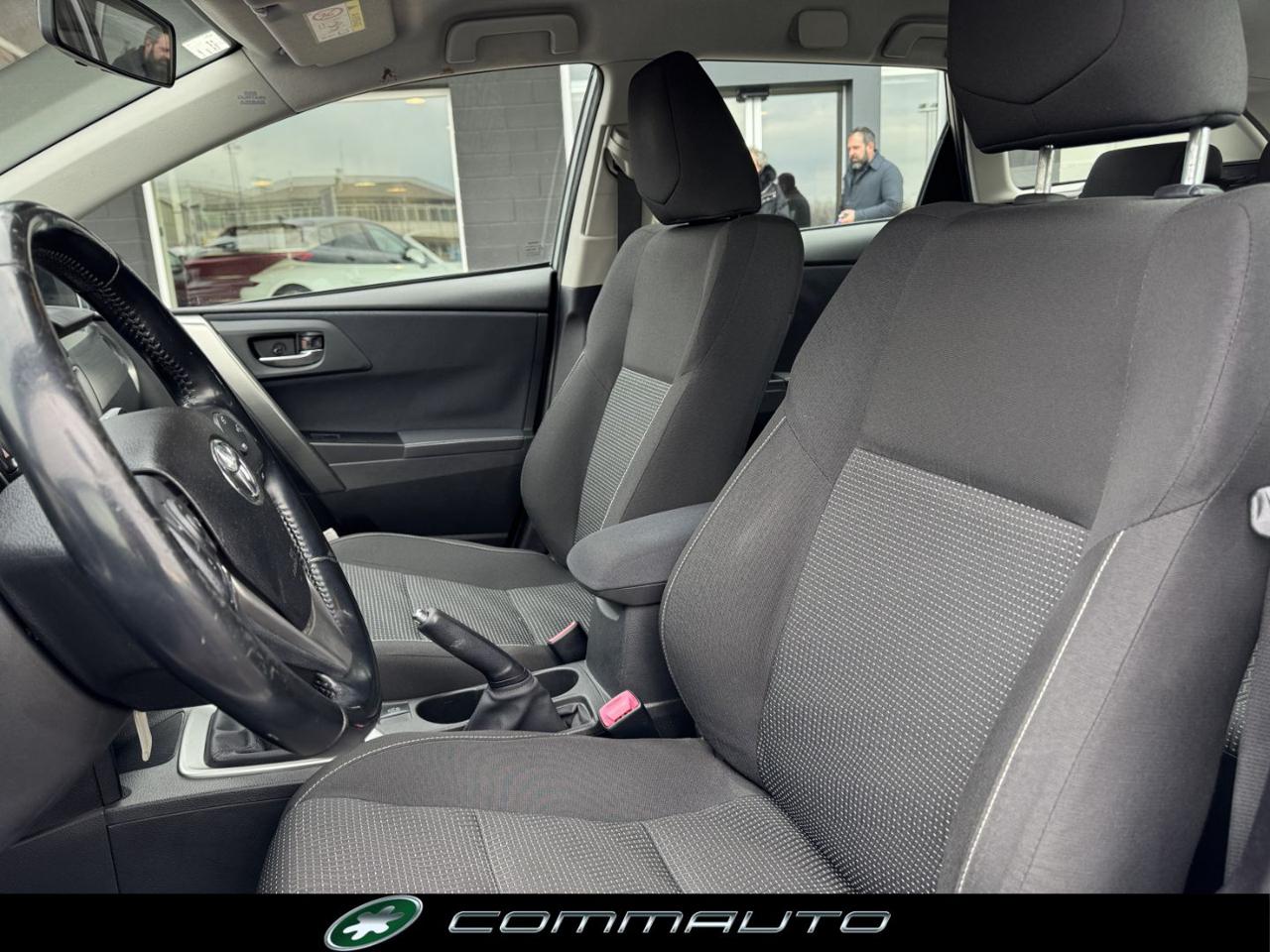 TOYOTA Auris 2.0 D-4D Lounge - 11