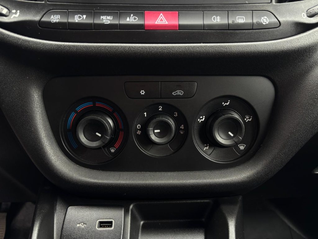 FIAT Doblo 1.6 JTDM 105CV 3 POSTI Portellone Post. Vetro - 9