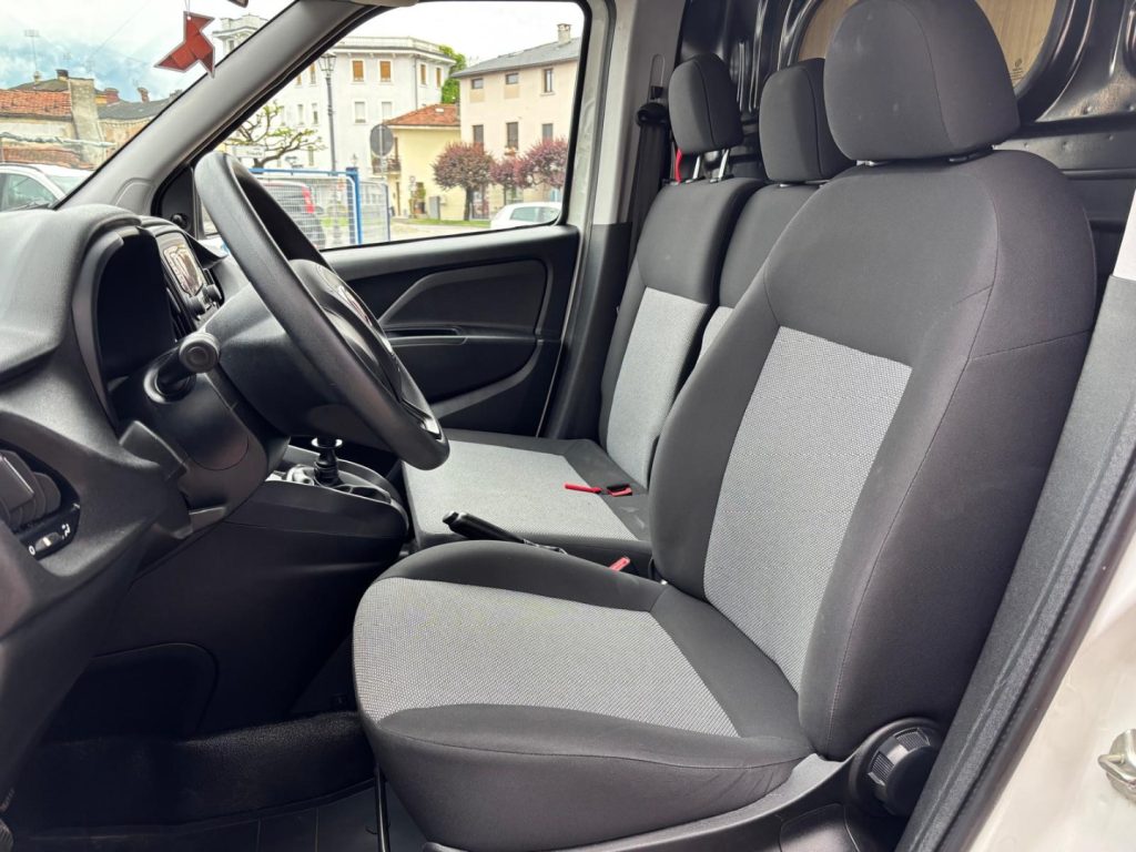 FIAT Doblo 1.6 JTDM 105CV 3 POSTI Portellone Post. Vetro - 12