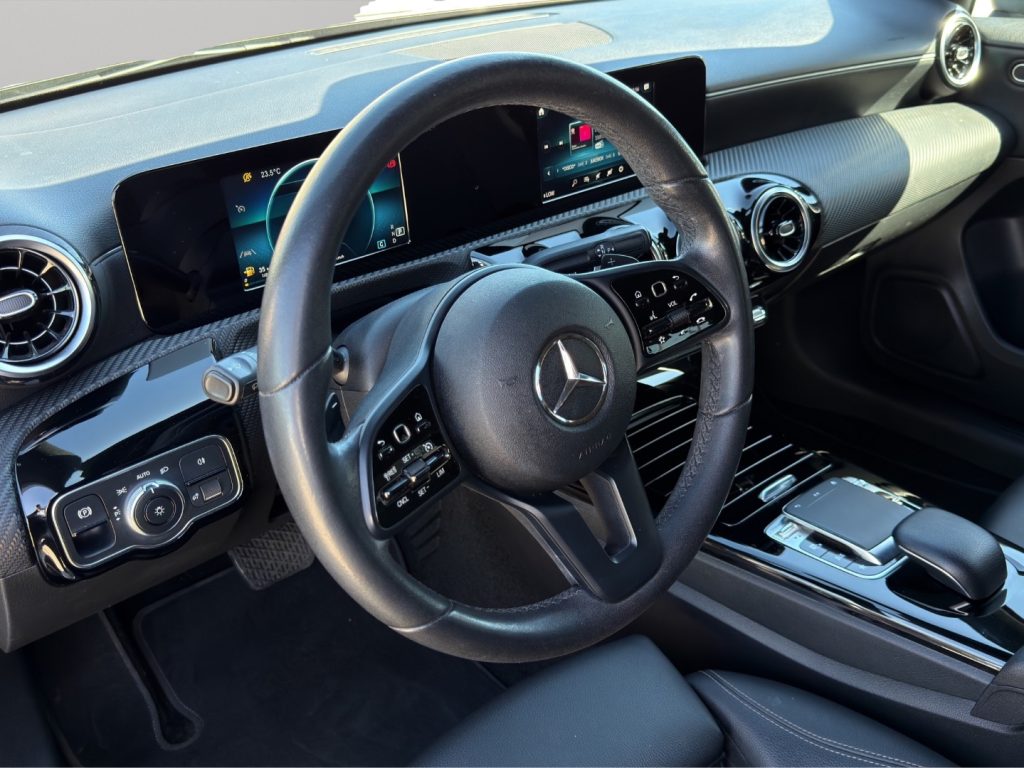 MERCEDES-BENZ A 180 d Automatic Business - 11