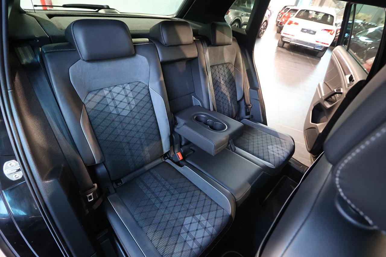 VOLKSWAGEN Tiguan 2.0 TDI 150cv SCR DSG 4Motion R-Line - 20