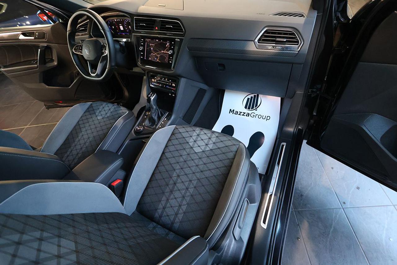 VOLKSWAGEN Tiguan 2.0 TDI 150cv SCR DSG 4Motion R-Line - 16