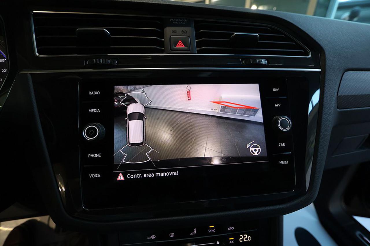 VOLKSWAGEN Tiguan 2.0 TDI 150cv SCR DSG 4Motion R-Line - 25