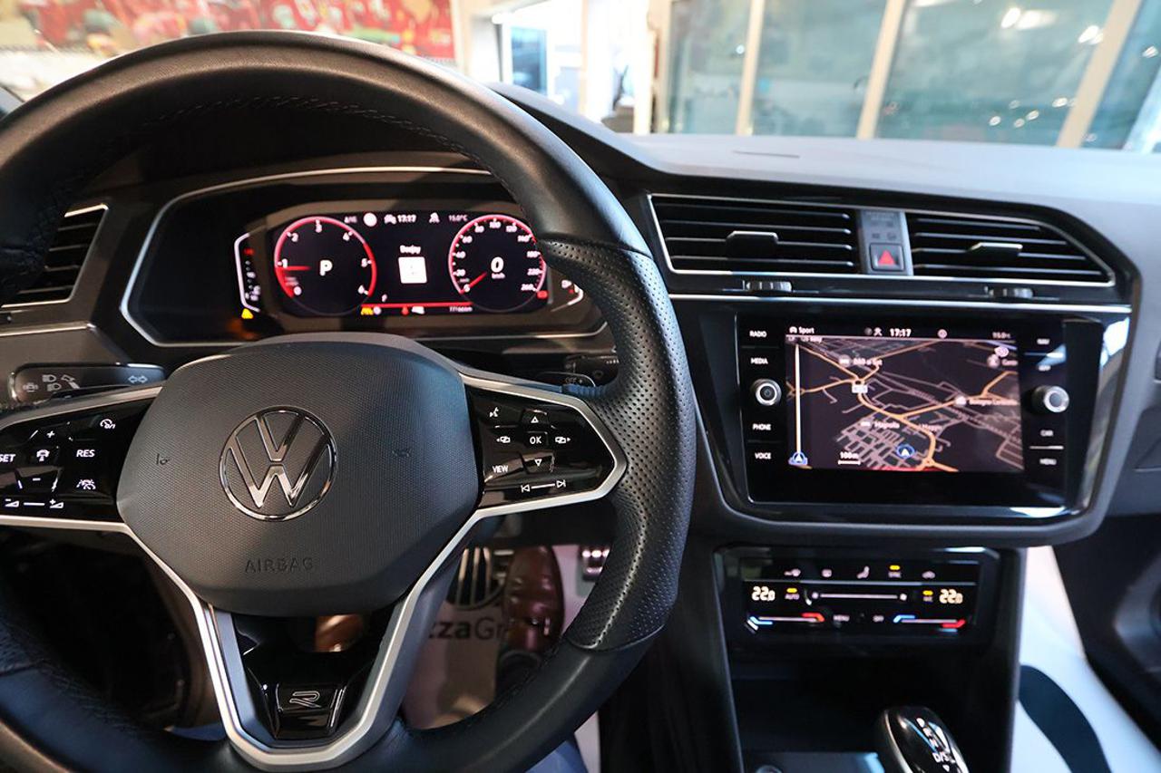 VOLKSWAGEN Tiguan 2.0 TDI 150cv SCR DSG 4Motion R-Line - 35