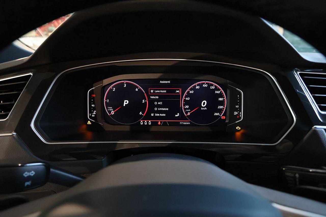 VOLKSWAGEN Tiguan 2.0 TDI 150cv SCR DSG 4Motion R-Line - 33