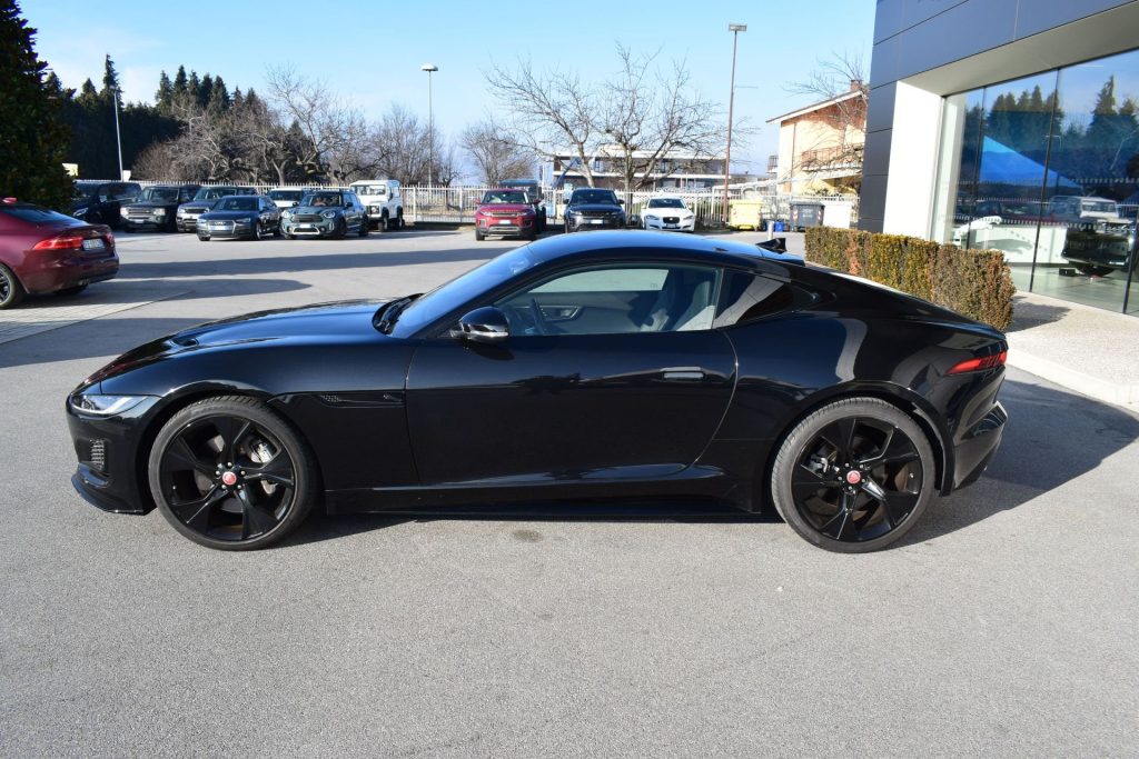 JAGUAR F-Type 2.0 aut. Coupé R-Dynamic BLACK - 4