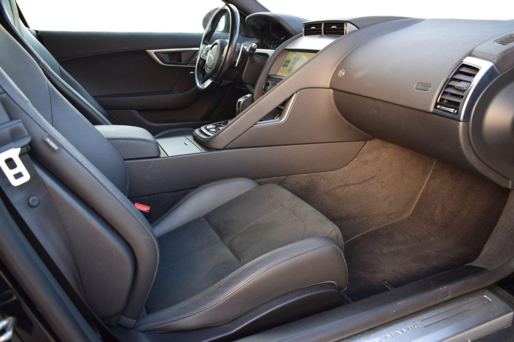 JAGUAR F-Type 2.0 aut. Coupé R-Dynamic BLACK - 17