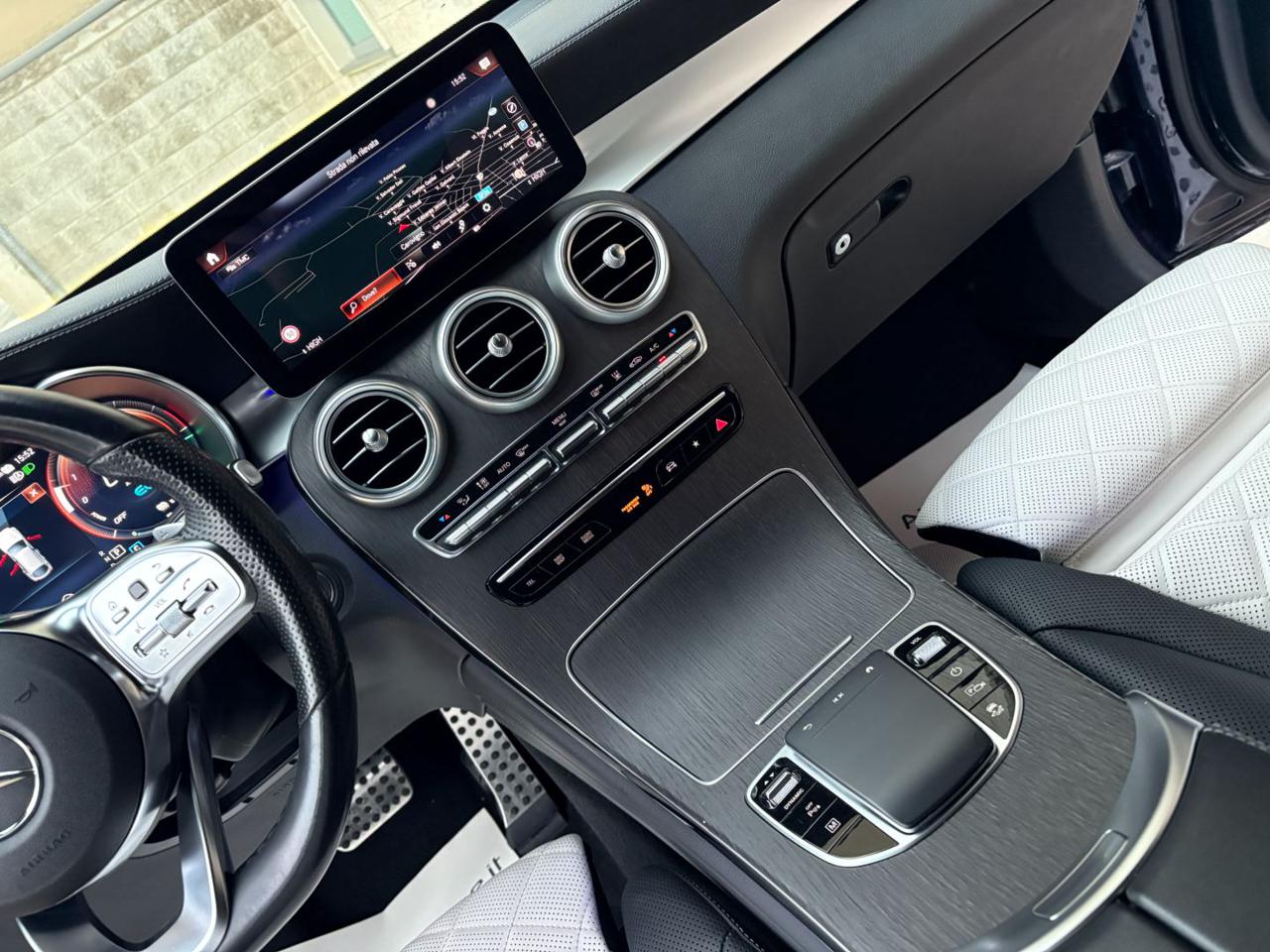 MERCEDES-BENZ GLC 300 de 4Matic Plug-in hybrid Coupé Premium Plus. - 28